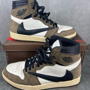 Jordan 1 High Travis Scott Men’s size 9.5